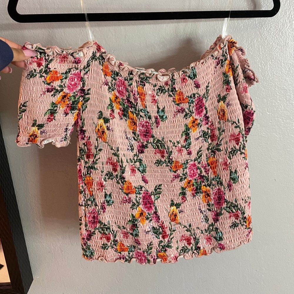 crop top off the shoulder